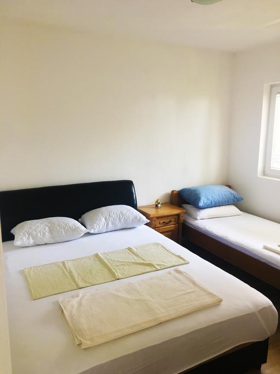 Milmaris Apartments Teodo Esterno foto