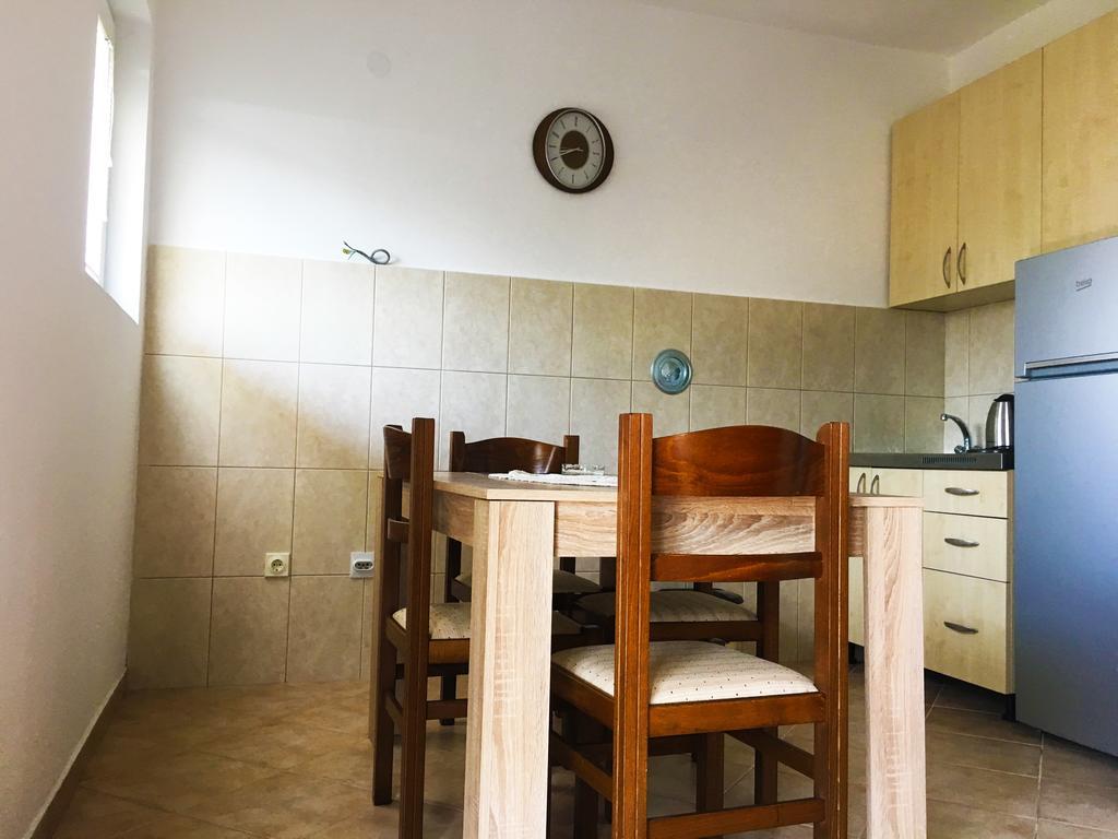Milmaris Apartments Teodo Esterno foto